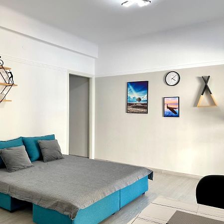 Uoohome7 Garden Green And Navy Athens Exterior photo